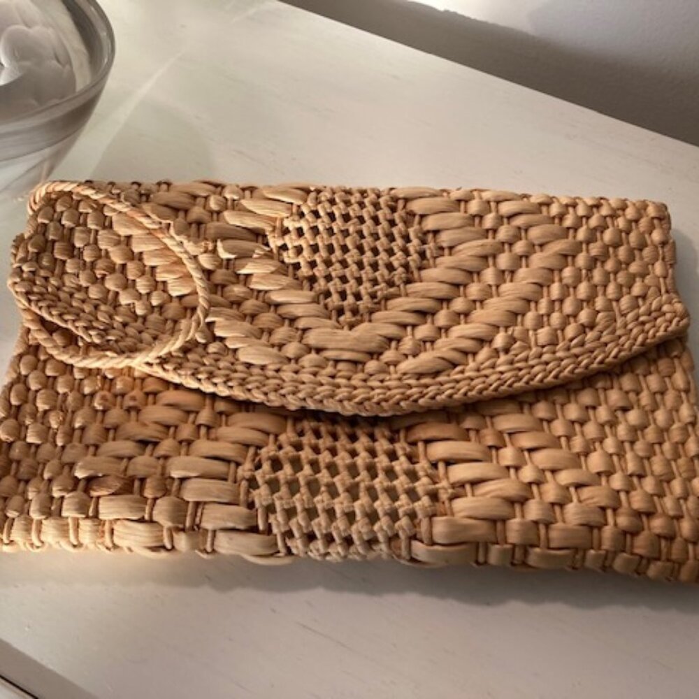 NATURAL STRAW CLUTCH BAG